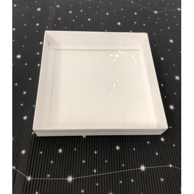 Коробочка для печенья 20*20*3 см белая с прозрачной крышкой.