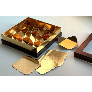 Коробка для 9 моти 180*180*45 ЛЮКС (шоколад/золото) с большим окном, 1 шт Коробка для 9 моти 180*180*45 ЛЮКС (шоколад/золото) с большим окном, 1 шт