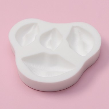Молд силиконовый «Губы», 8,5×8×1,5 см , цвет белый