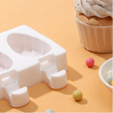 Форма «Клубника со сливками», 19,5×11,5 см, 4 ячейки (6,7×3,7 см), цвет МИКС