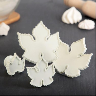 Набор выемок кондитерских для марципана и теста «Кленовый лист», 4 шт, 9×9×3 см