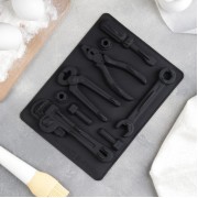 Форма для шоколада «Инструменты», 23,5×17,5×1,6 см