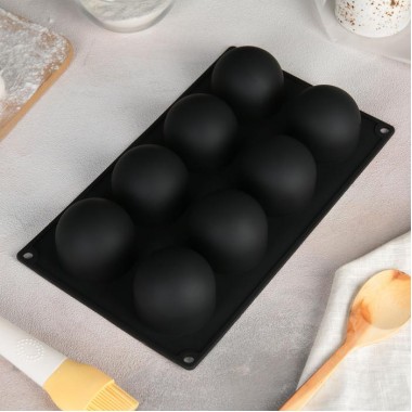 Форма силиконовая «Шары», 29,8×17,5 см, 8 ячеек (6×6×3 см), цвет чёрный.