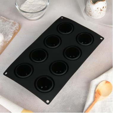 Форма силиконовая «Шары», 29,8×17,5 см, 8 ячеек (6×6×3 см), цвет чёрный.