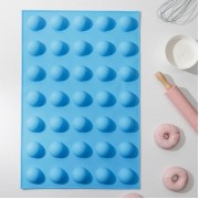 Форма «Шарики», 56×36,5×3 см, 35 ячеек (d=5 см), цвет МИКС