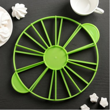 Делитель для торта пластиковый 10/12 частей 26,5 см, цвет МИКС. Делитель для торта пластиковый 10/12 частей 26,5 см, цвет МИКС.