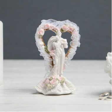 Фигурка для торта "Сердце с молодоженами", полистоун, 8х7х12 см.